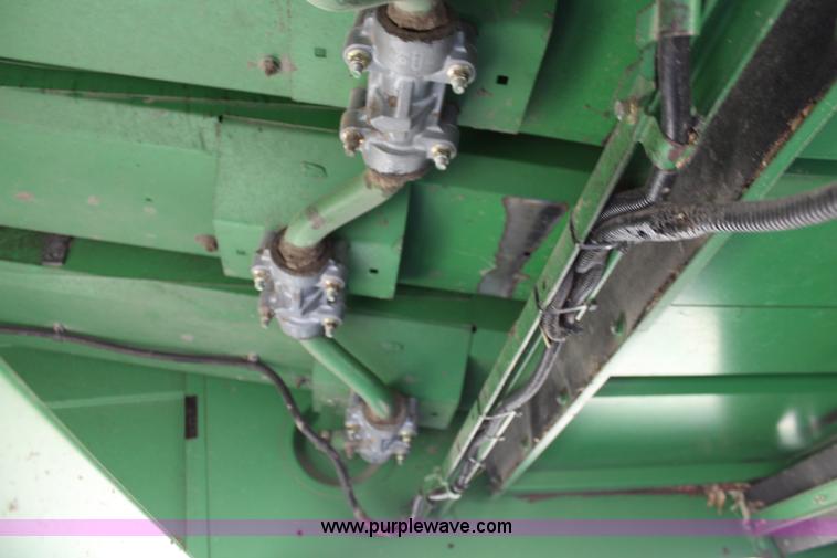 image for item J1066 1998 John Deere 9510 combine