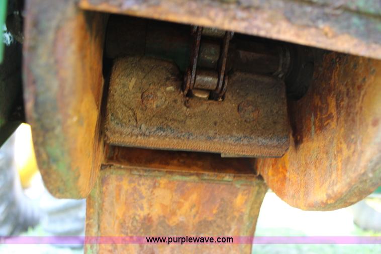 image for item J1066 1998 John Deere 9510 combine