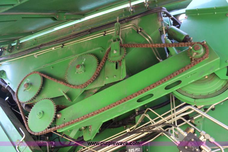 image for item J1066 1998 John Deere 9510 combine