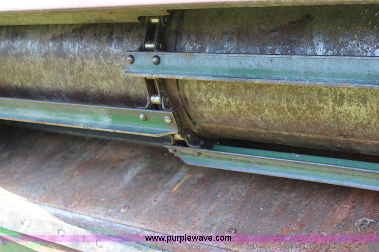 image for item J1066 1998 John Deere 9510 combine