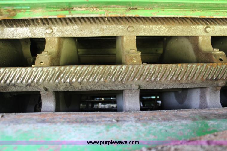 image for item J1066 1998 John Deere 9510 combine