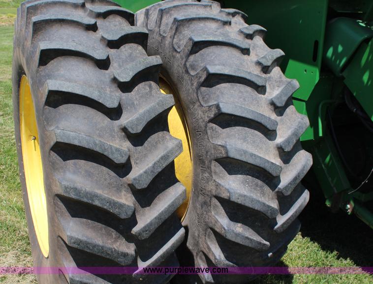 image for item J1066 1998 John Deere 9510 combine