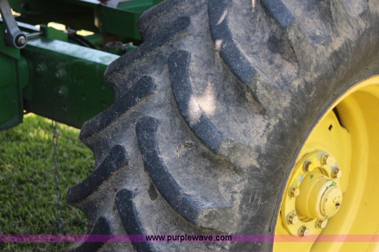 image for item J1066 1998 John Deere 9510 combine