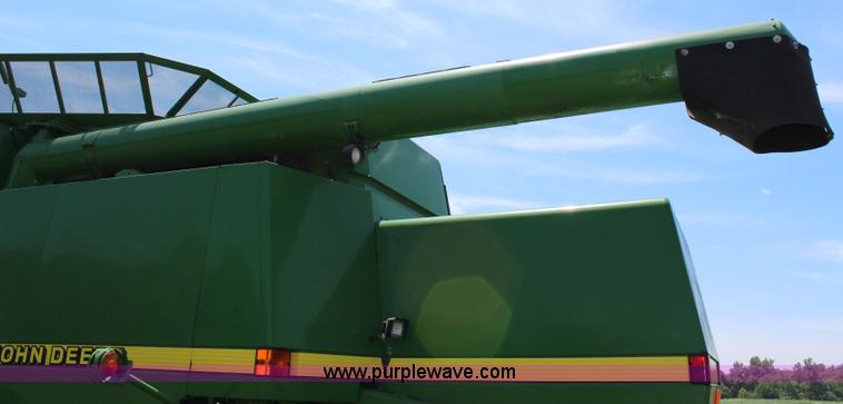 image for item J1066 1998 John Deere 9510 combine