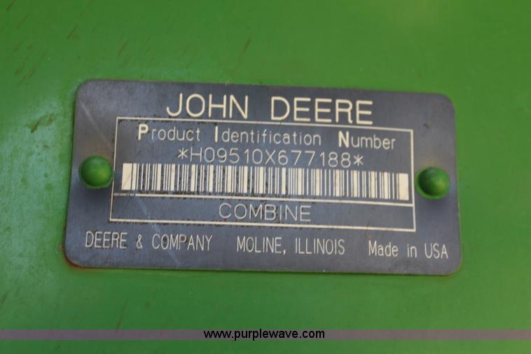 image for item J1066 1998 John Deere 9510 combine