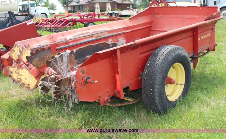 image for item J1086 New Holland 513 manure spreader