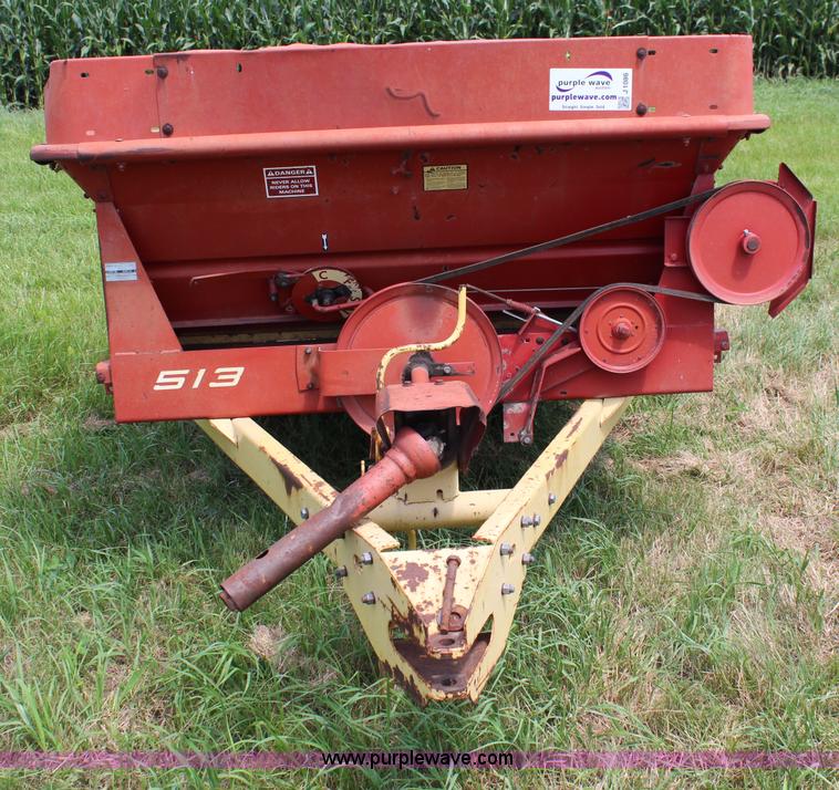 image for item J1086 New Holland 513 manure spreader