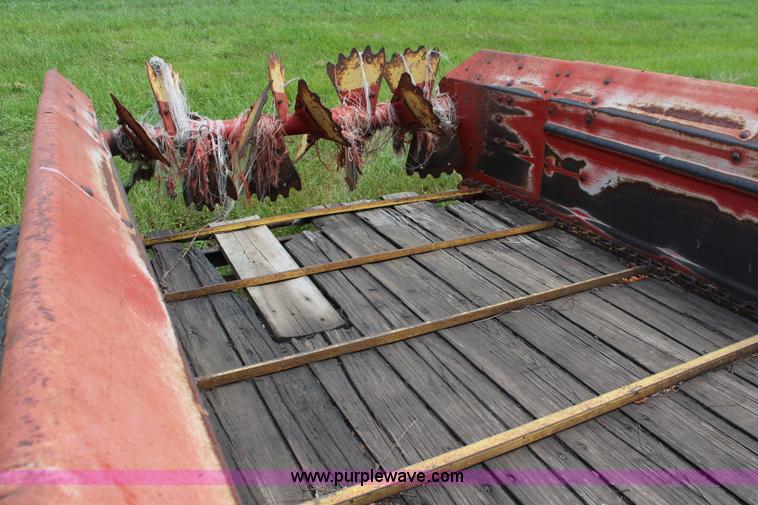 image for item J1086 New Holland 513 manure spreader