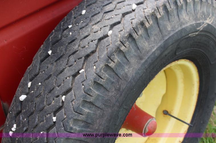 image for item J1086 New Holland 513 manure spreader