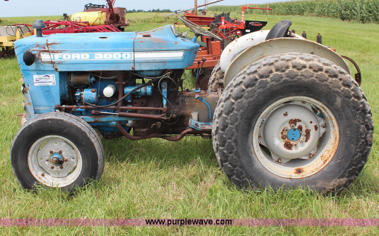 image for item J1182 1967 Ford 3000 tractor