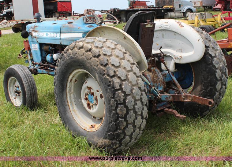 image for item J1182 1967 Ford 3000 tractor