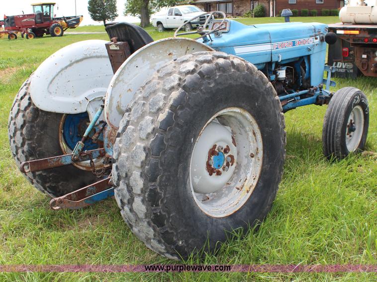 image for item J1182 1967 Ford 3000 tractor