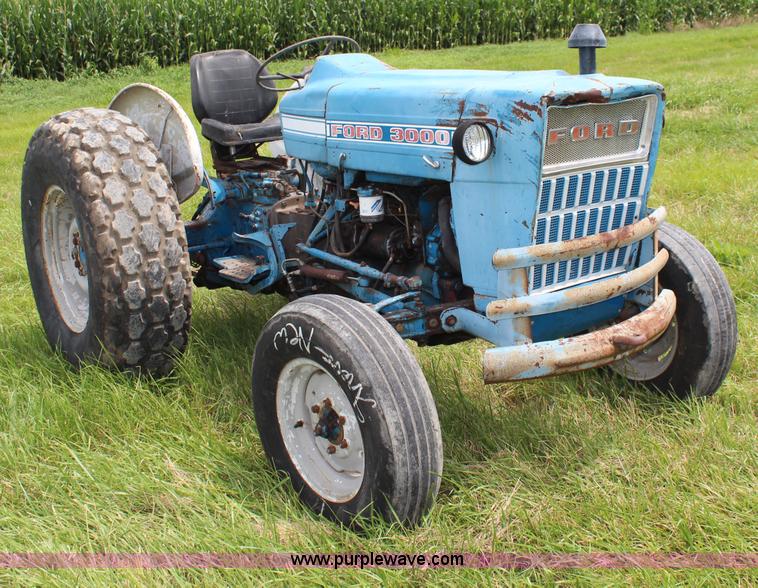 image for item J1182 1967 Ford 3000 tractor