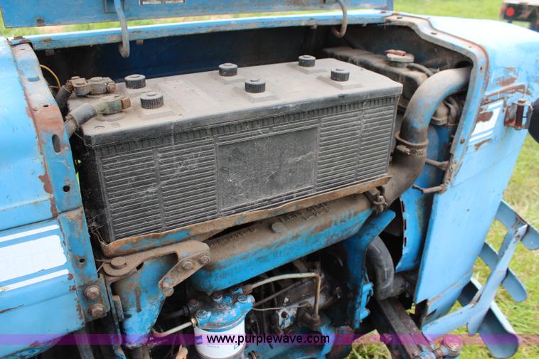 image for item J1182 1967 Ford 3000 tractor
