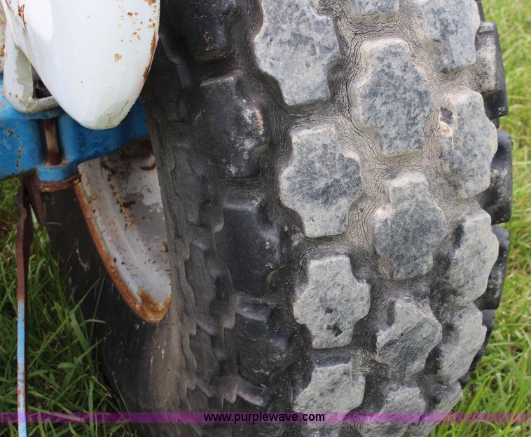 image for item J1182 1967 Ford 3000 tractor