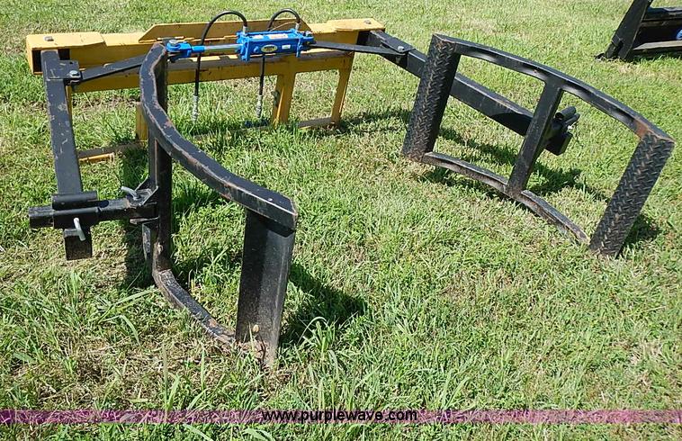 image for item J2065 Superior round bale buggy