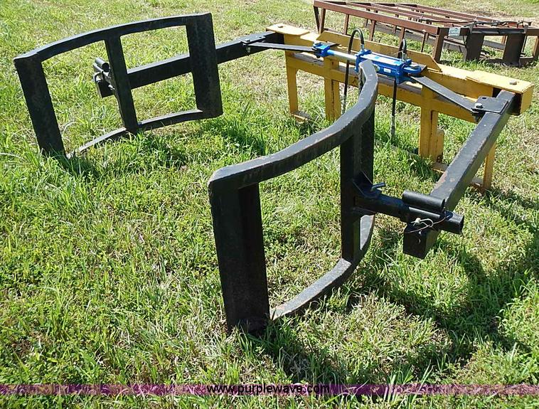 image for item J2065 Superior round bale buggy