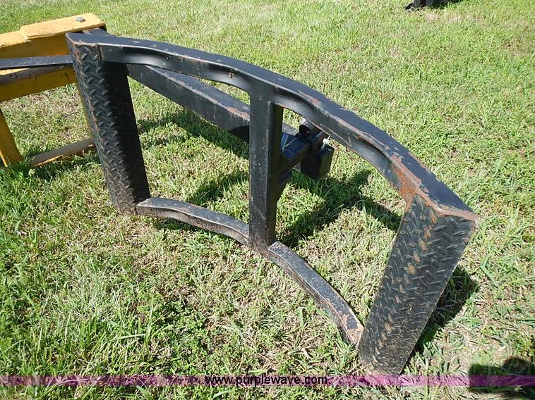 image for item J2065 Superior round bale buggy