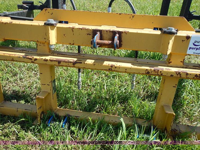 image for item J2065 Superior round bale buggy