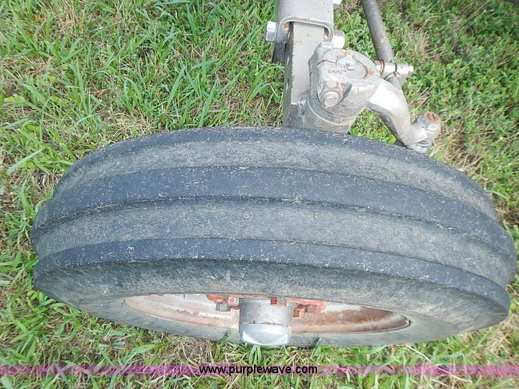 image for item J2105 1968 Massey-Ferguson 165 Multi-power tractor