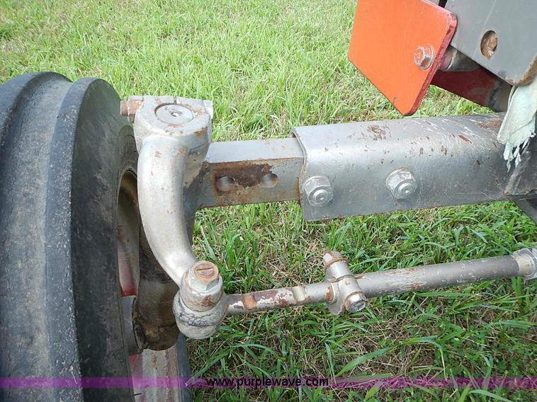 image for item J2105 1968 Massey-Ferguson 165 Multi-power tractor