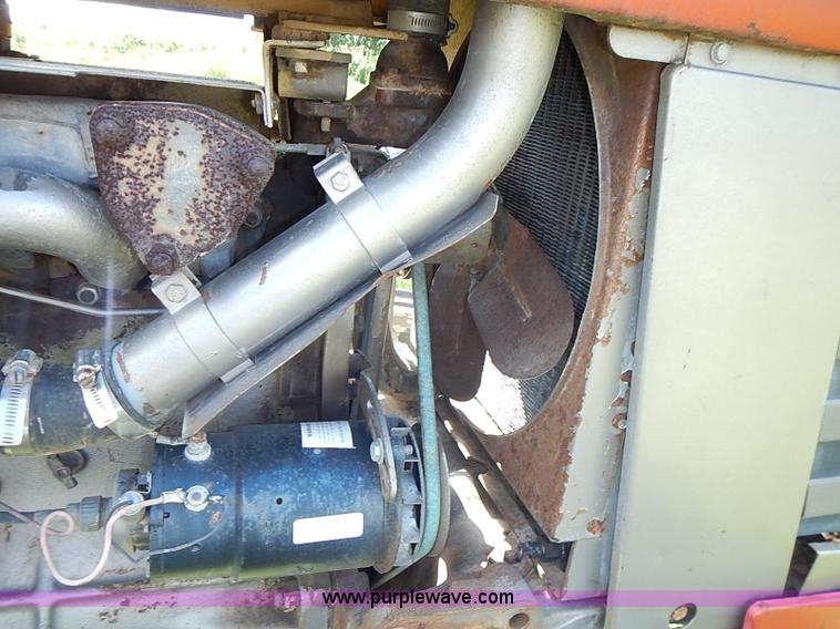 image for item J2105 1968 Massey-Ferguson 165 Multi-power tractor