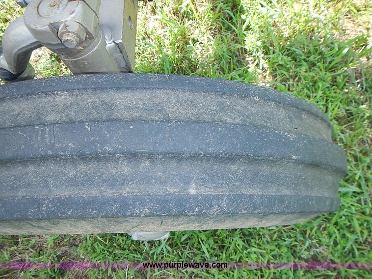 image for item J2105 1968 Massey-Ferguson 165 Multi-power tractor