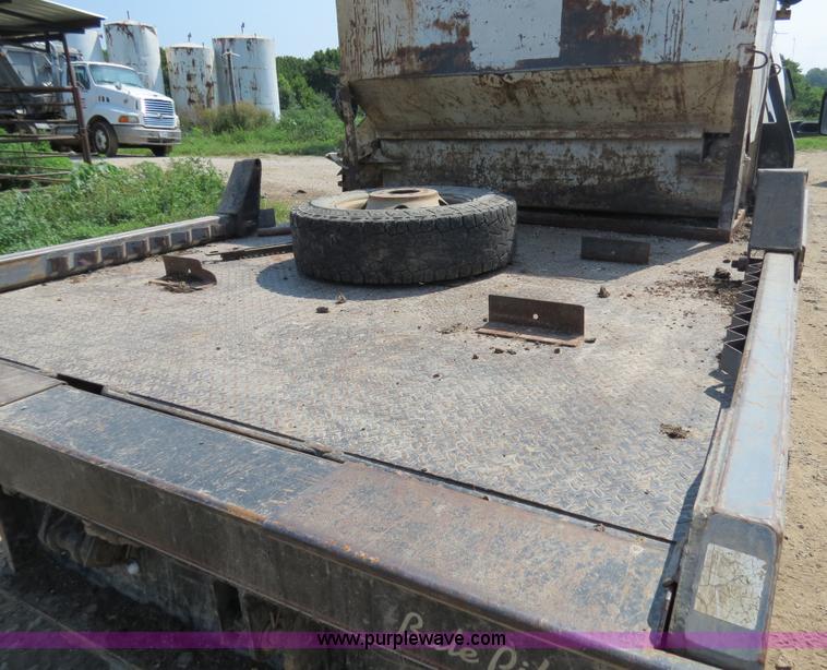 image for item AC9396 2002 Dodge Ram 3500 Laramie SLT flatbed truck