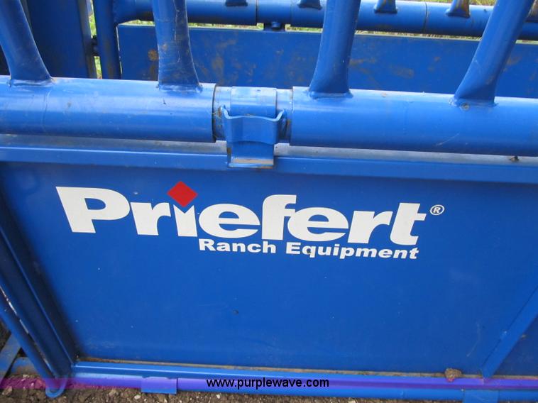 image for item AC9408 Priefert squeeze chute