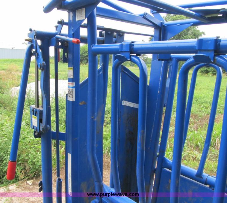 image for item AC9408 Priefert squeeze chute