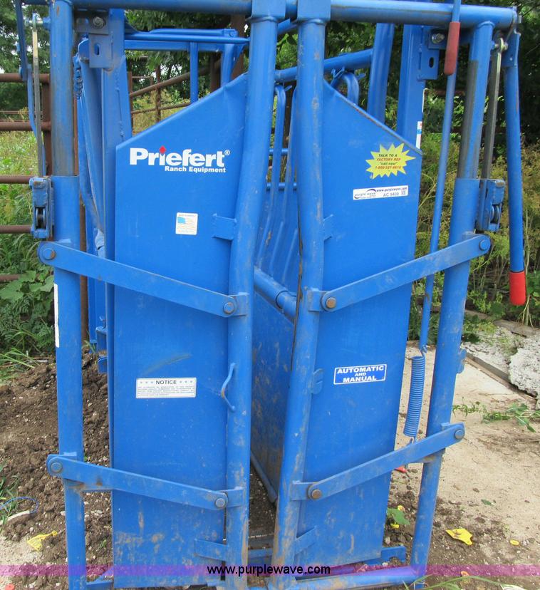 image for item AC9408 Priefert squeeze chute