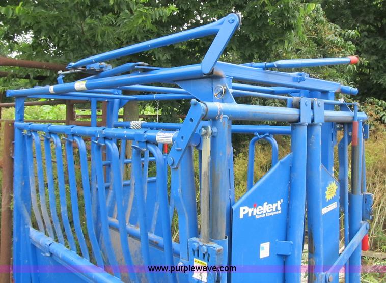 image for item AC9408 Priefert squeeze chute