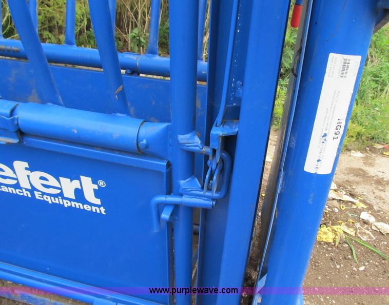 image for item AC9408 Priefert squeeze chute