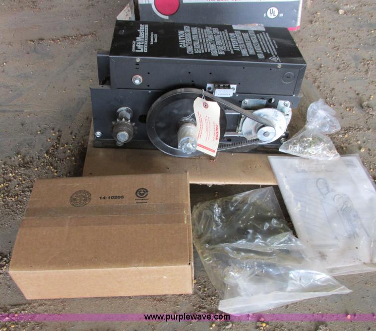 image for item AZ9582 Chamberlain Liftmaster commercial door opener