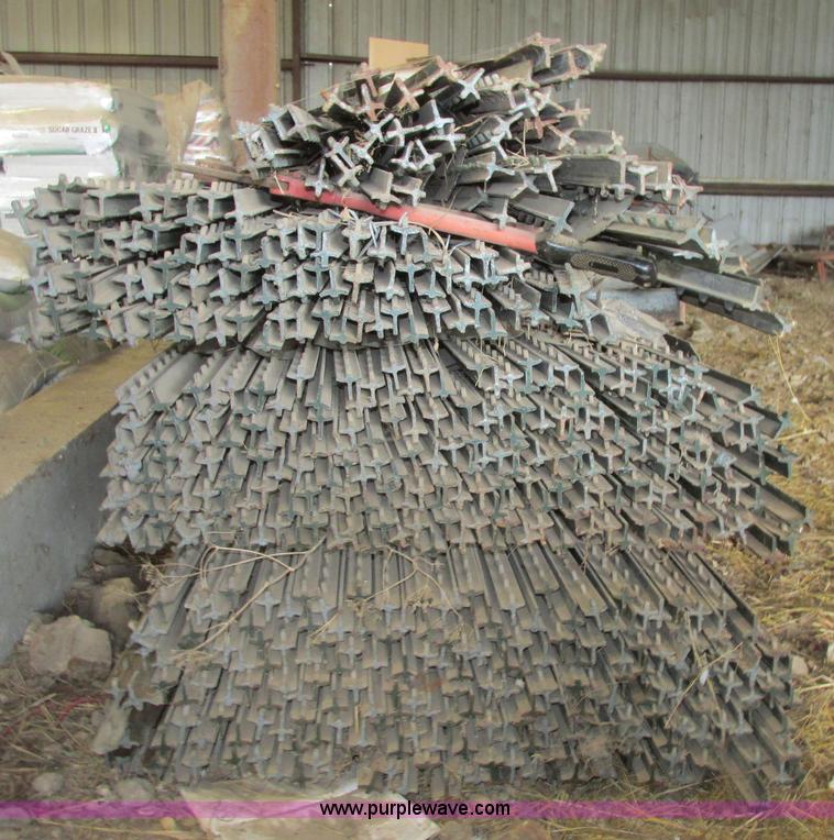 image for item AZ9591 T-posts and clips