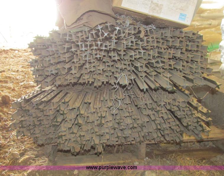 image for item AZ9591 T-posts and clips