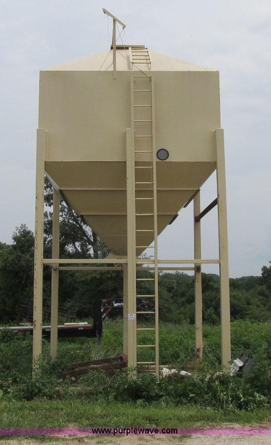 image for item F4932 Grain hopper