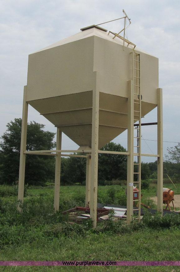image for item F4932 Grain hopper