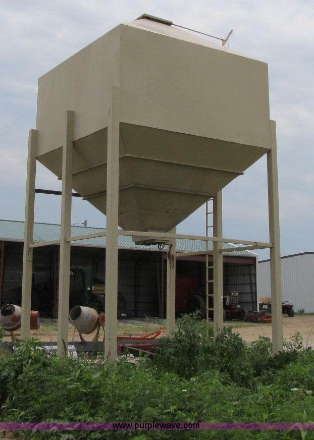 image for item F4932 Grain hopper