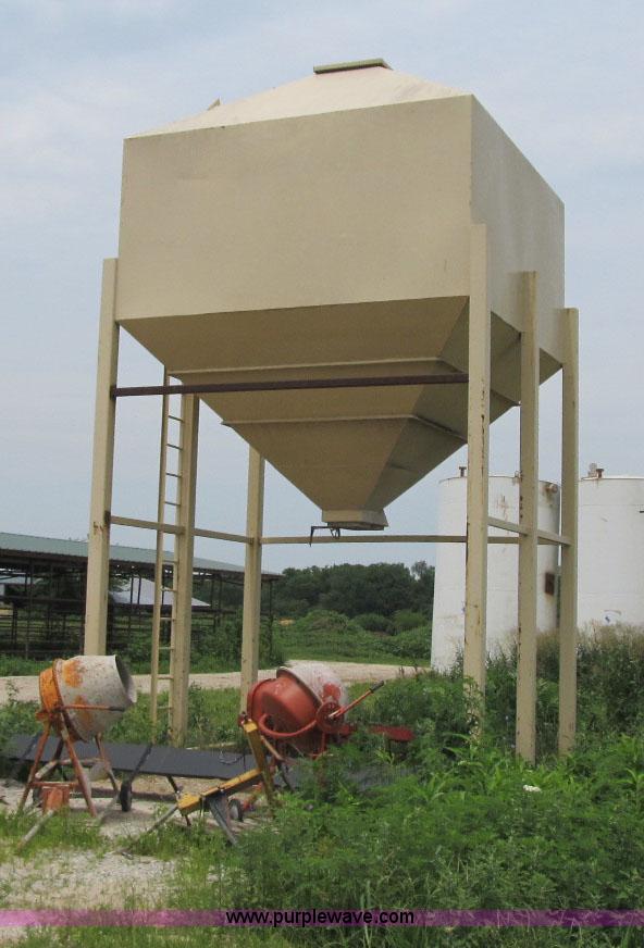 image for item F4932 Grain hopper