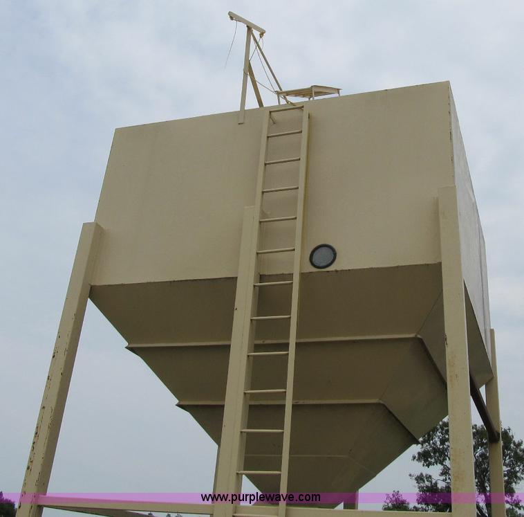 image for item F4932 Grain hopper