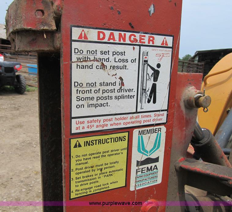 image for item F4947 Shaver HD8 hydraulic skid steer post driver