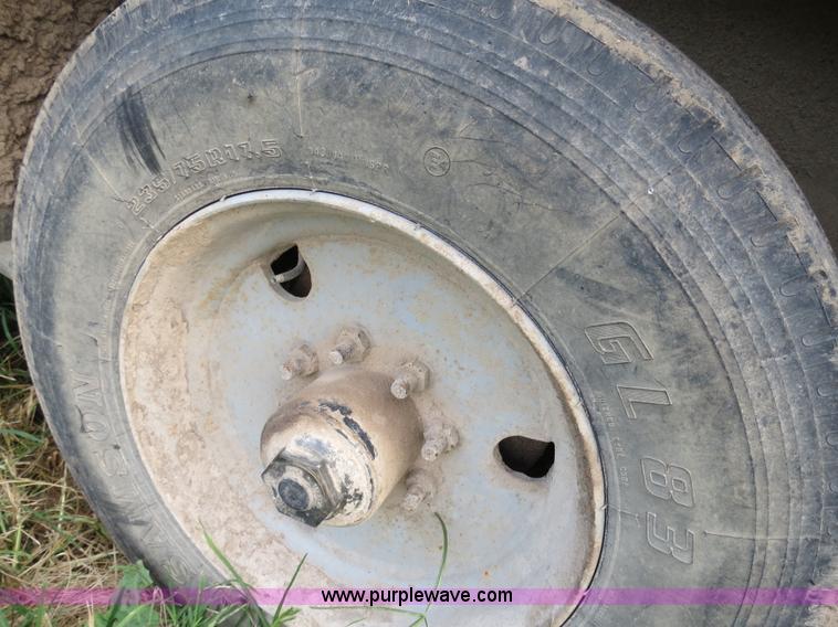 image for item F4957 2001 Eby Ruff Neck 26' aluminum gooseneck stock trailer