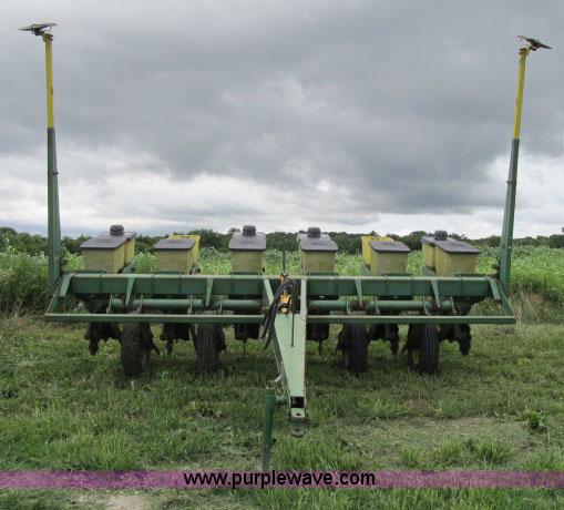 image for item F4958 John Deere 7000 planter