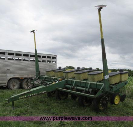 image for item F4958 John Deere 7000 planter