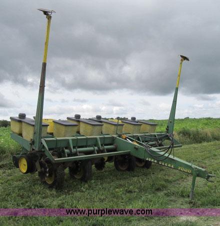 image for item F4958 John Deere 7000 planter