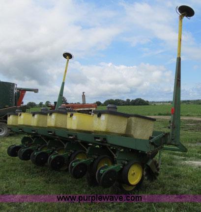 image for item F4958 John Deere 7000 planter