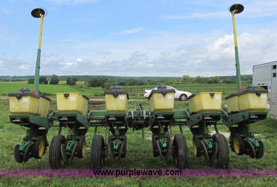 image for item F4958 John Deere 7000 planter