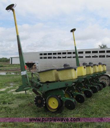 image for item F4958 John Deere 7000 planter