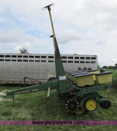 image for item F4958 John Deere 7000 planter